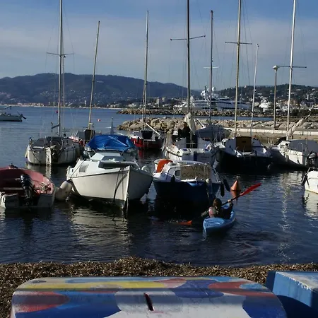 公寓 帕莱罗亚泽公寓 *